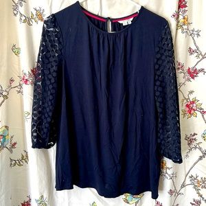 Polka dot sleeve navy T-shirt